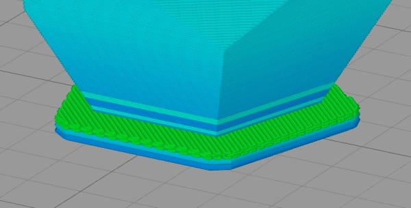 Slicer preview of a brim joined to the base of a model